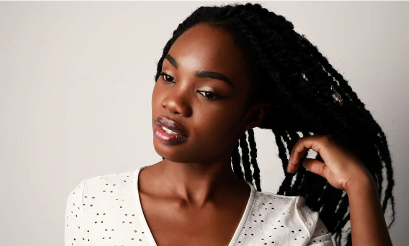 Can You Get Braids Wet in the Shower, Pool, or Rain? What Happens? 3